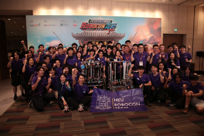 The teams Sapientia and Virtus of the HKU Robocon group 